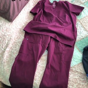 Jaanuu scrub set
